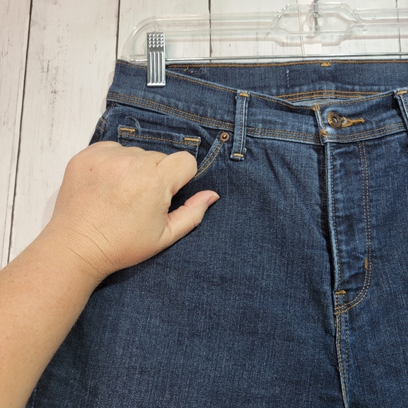 Levi's Women's Blue Denim Hi-Rise Bootcut Jeans Size 10S Inseam 30". - Picture 3 of 9